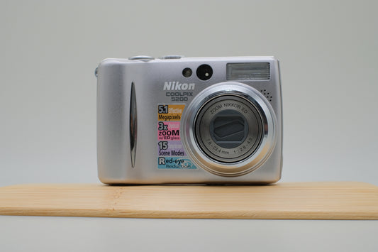 Nikon Coolpix 5200