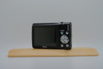 Nikon Coolpix S220