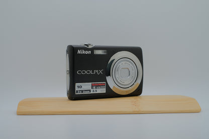 Nikon Coolpix S220